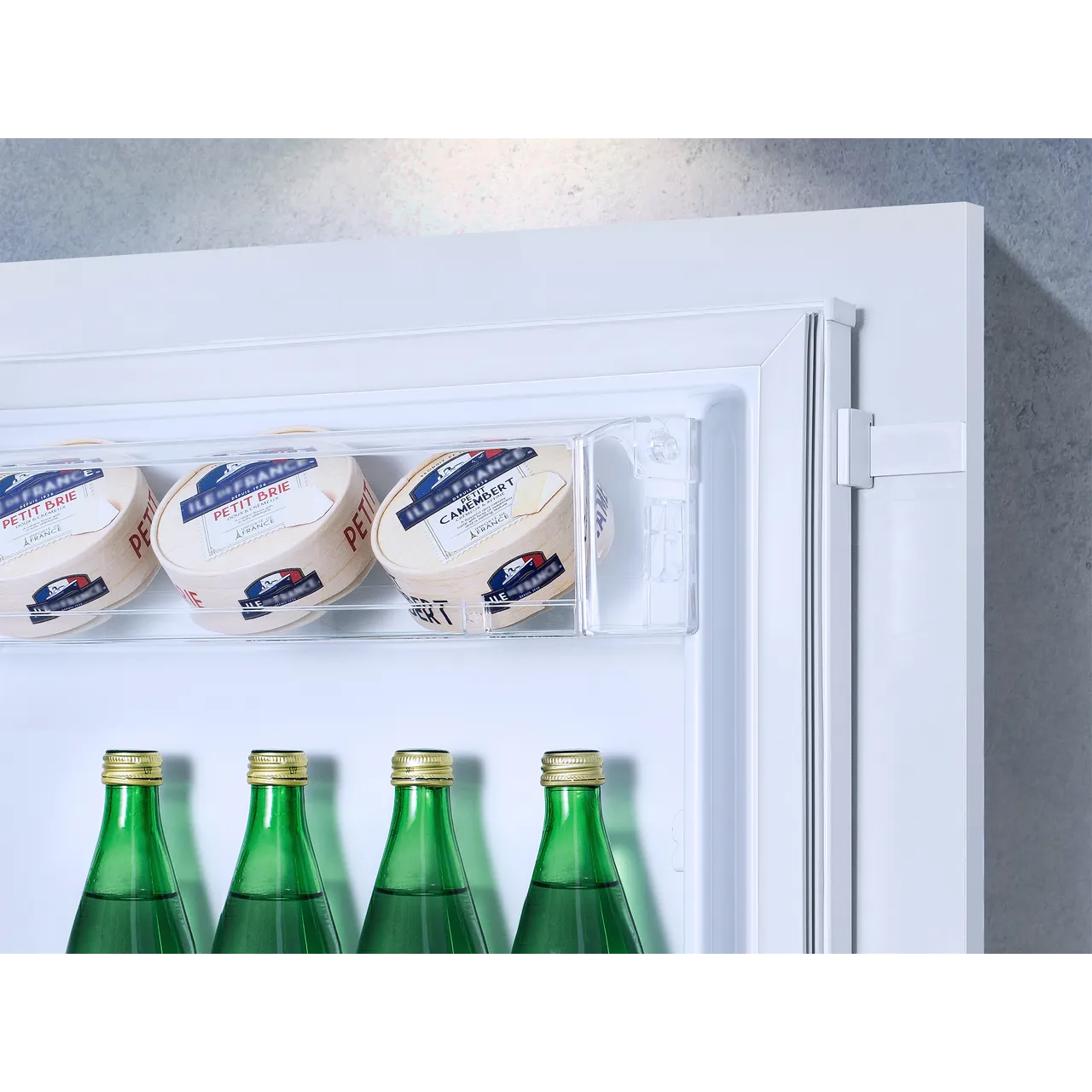 Fridgemaster MBC55224FE 177cm High 50/50 Integrated Frost Free Fridge Freezer - White - E Rated (EX-DISPLAY/A)