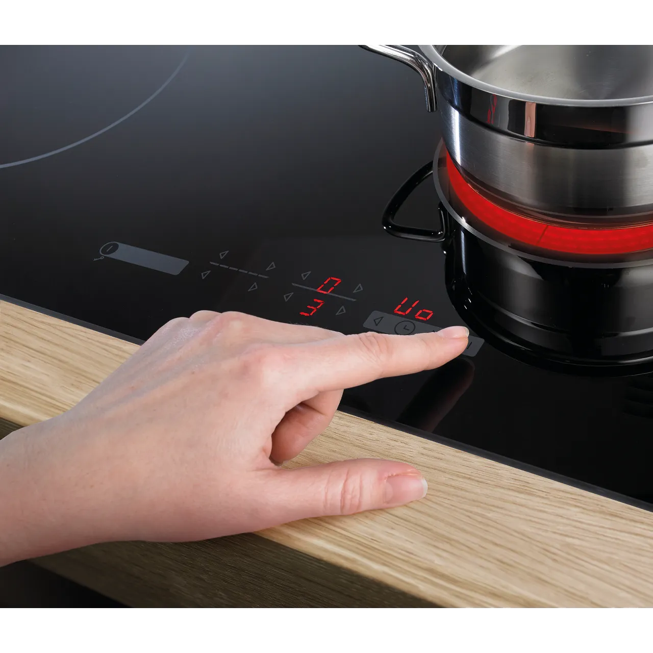 Hisense E6432C 60cm Ceramic Hob - Black